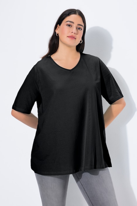 807284 - T-shirt à coupe évasée. Décolleté en V et manches courtes